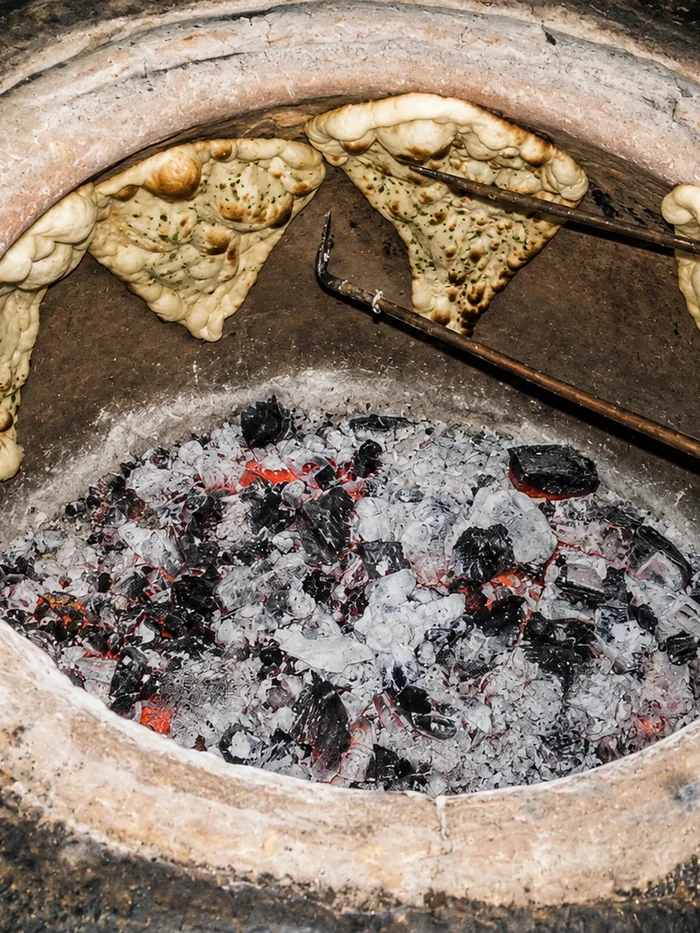 Tandoor in action